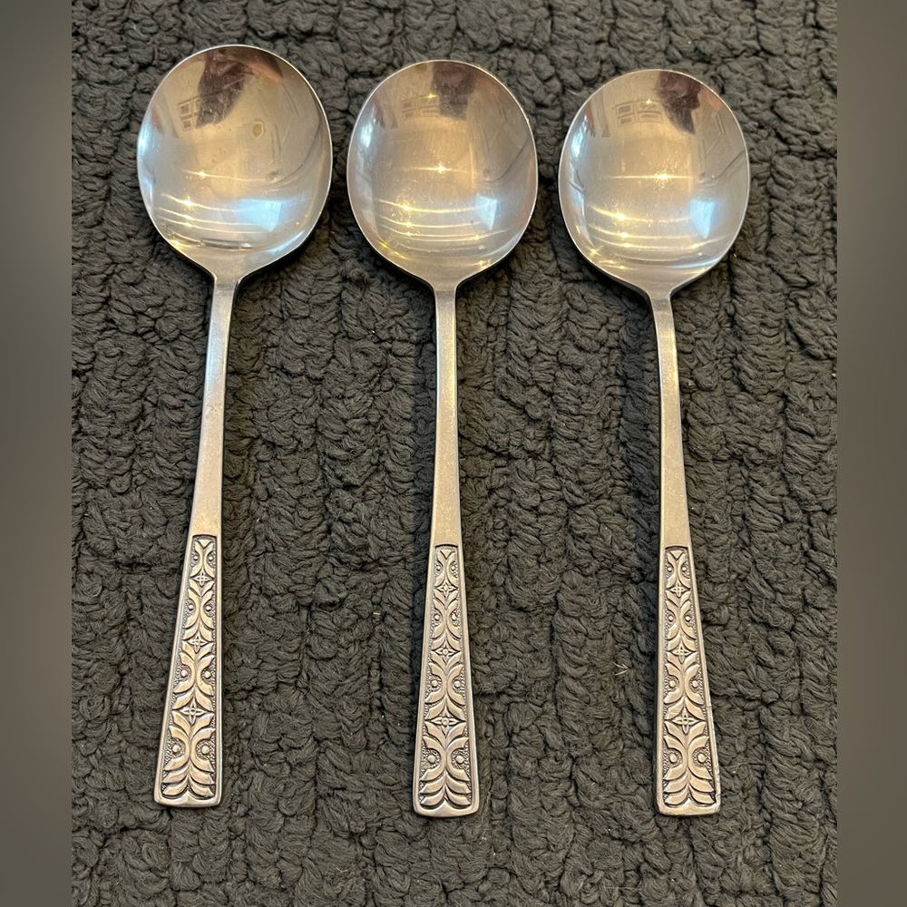 Alhambra Stainless Soup Spoon (3)
by MERCHANDISE SERVICE